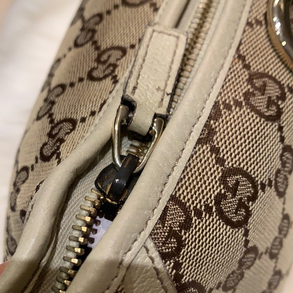 Authentic Gucci Abbey GG canvas pochette - Picture 4 of 16